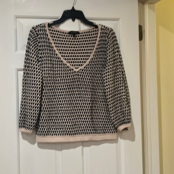 Ann Taylor v-neck sweater - Picture 1 of 7